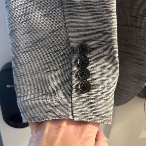 Blazer - Picture 4 of 5